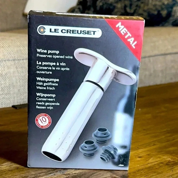 NWT Le Creuset WA-137AS Metal Wine Pump Preserves Open Wine (Stainless Steel) - Picture 2 of 11